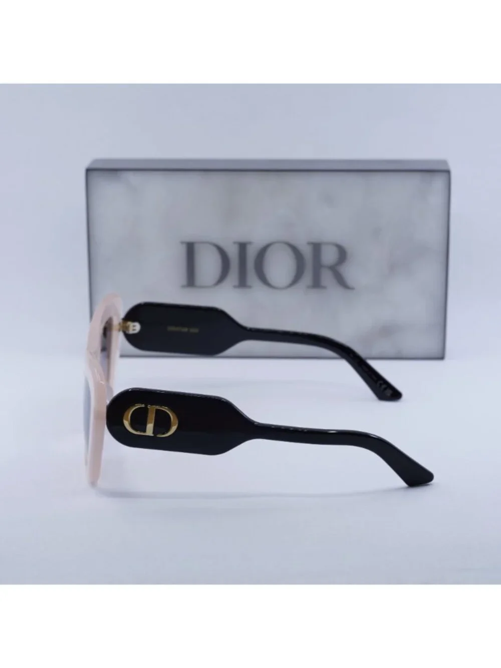 Dior model diorbobby